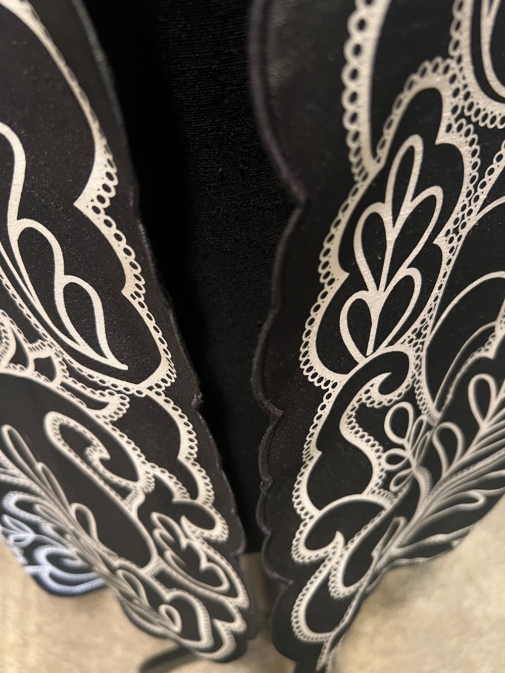 TanJay Black & White Scalloped Floral-Scroll Blazer - Picture 2 of 9